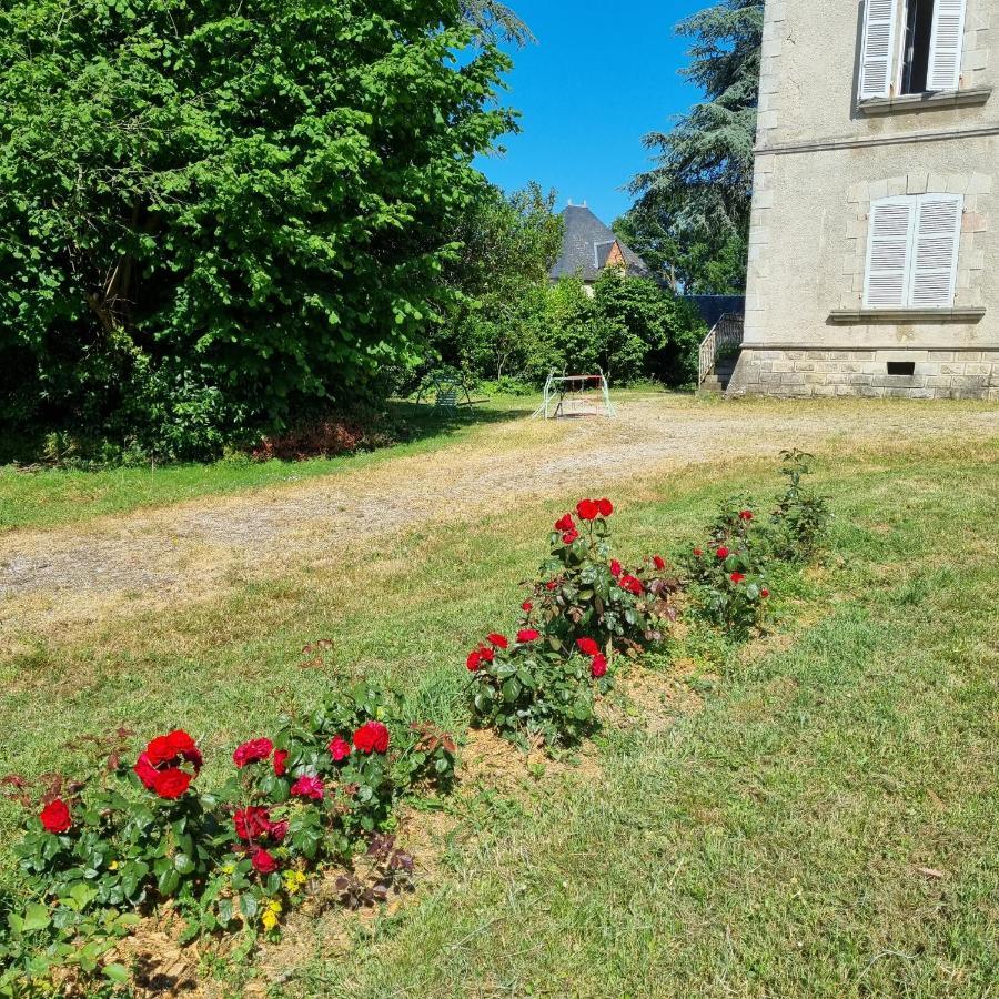 Chambres D'Hotes Chateau De Saint Etienne Du Bois Exterior photo